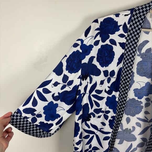 Cabi Women's Botanical Kimono Top Blue White Floral Open Front #5661 M/L - Picture 5 of 11